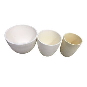 Alumina ceramic baking dish for superior heat retention